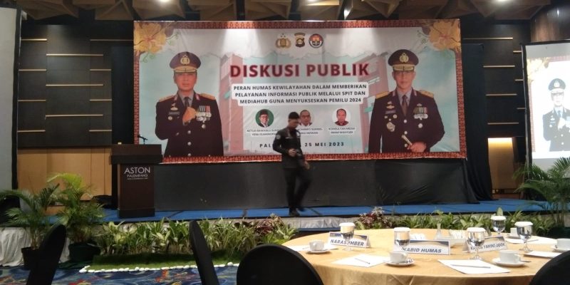 Sie Humas Polres Mura Menghadiri Diskusi Publik Meyukseskan Pemilu 2024 Dengan Tema SPIT