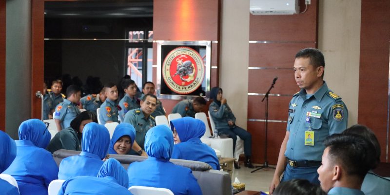 Personil Dan Keluarga Besar Lantamal IV, Terima Pembekalan Pembinaan Kesejahteraan Psikologi dari Dispsial