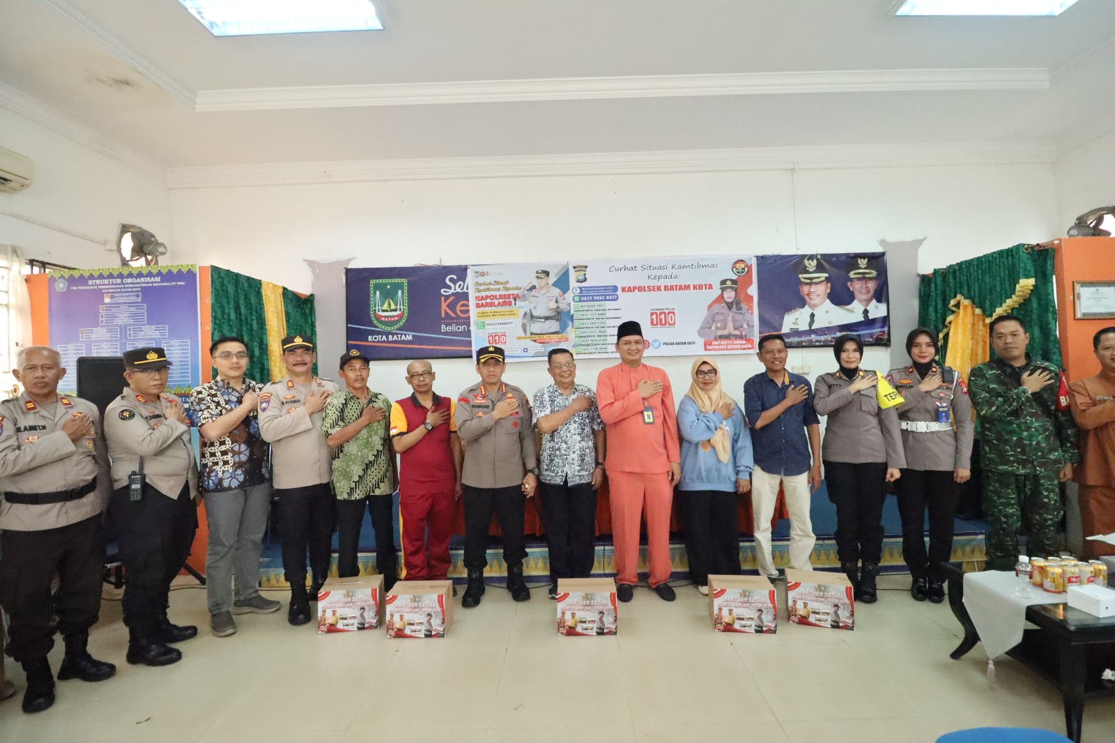 Jumat Curhat, Kapolresta Barelang Menghadiri “Program Curhat” Bersama Masyarakat di Polsek Batam Kota