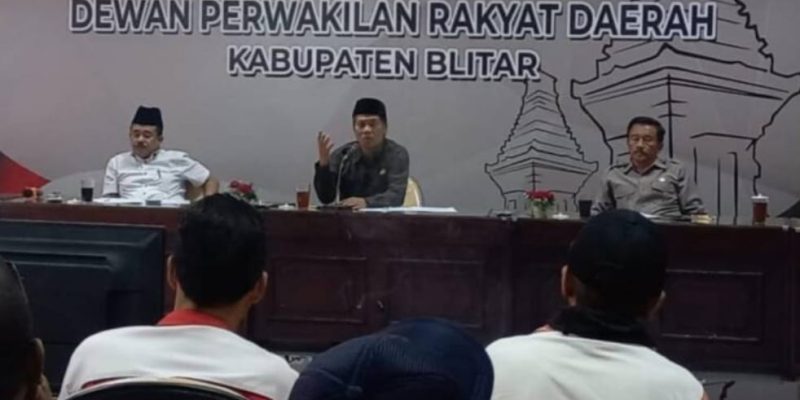 Warga Blitar Selatan Demo Soal Jalan Rusak, Suwito: Harus Kita Perjuangkan !!!