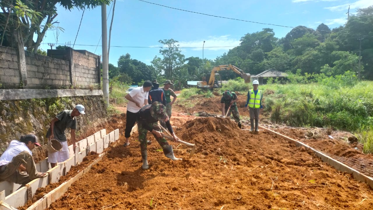 Tahapan Pengerjaan Fisik Semenisasi Jalan di Kavling Seraya Akan Selesai Dalam Waktu Dekat