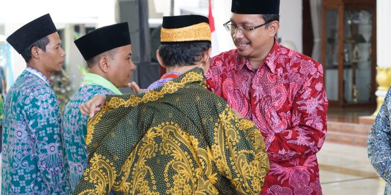 890 Jama’ah Haji Kloter 16 dan 17 Diberangkatkan Bupati Sidoarjo