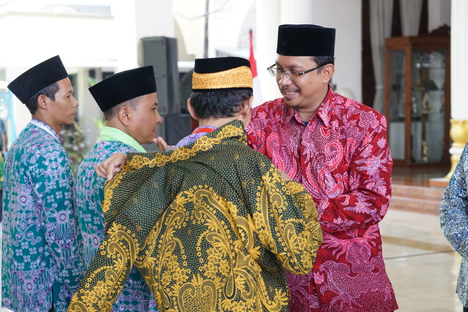 890 Jama’ah Haji Kloter 16 dan 17 Diberangkatkan Bupati Sidoarjo