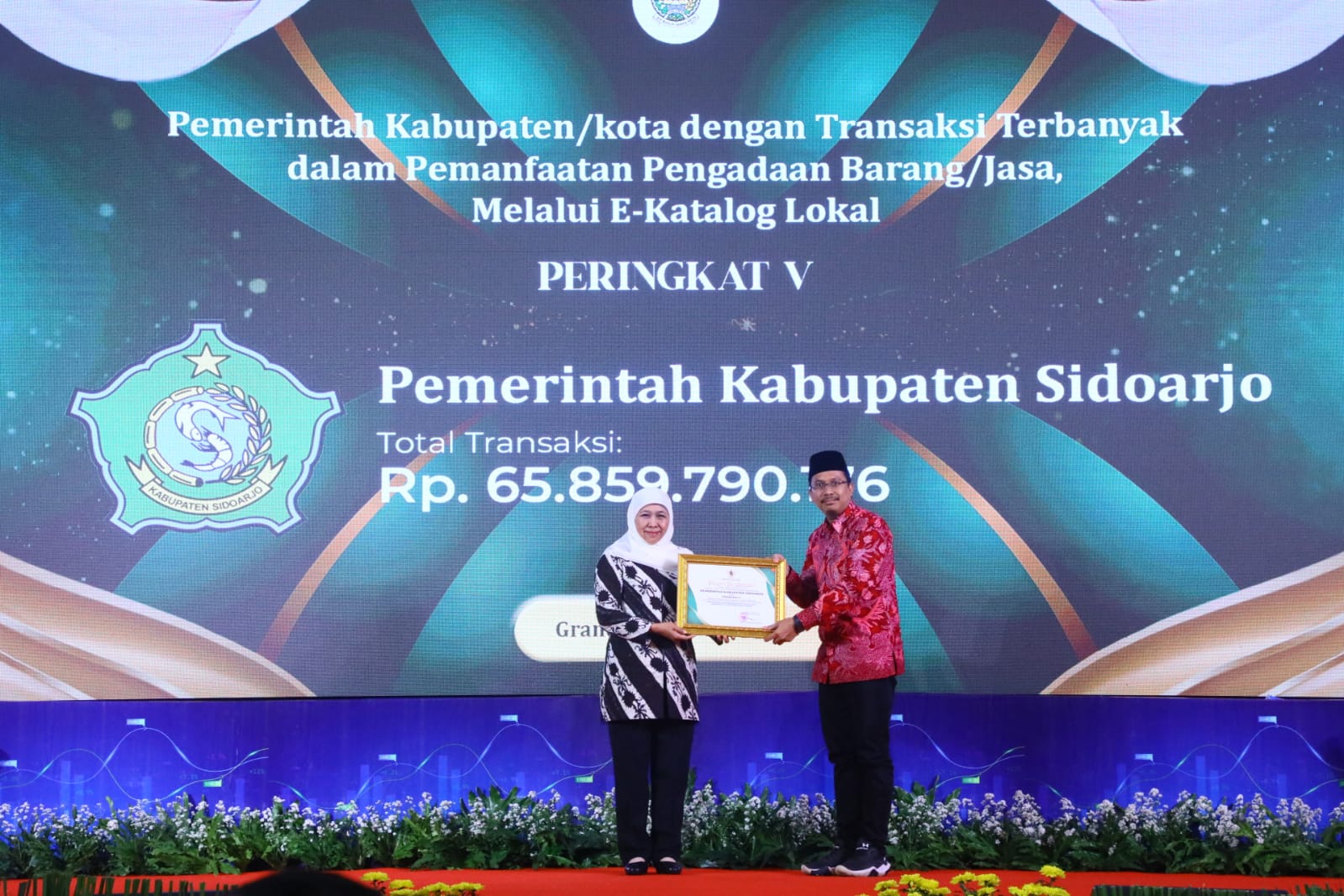 Belanja Produk Lokal Rp.65 Miliar, Bupati Sidoarjo Raih E-Purchasing Award 2023 Jatim