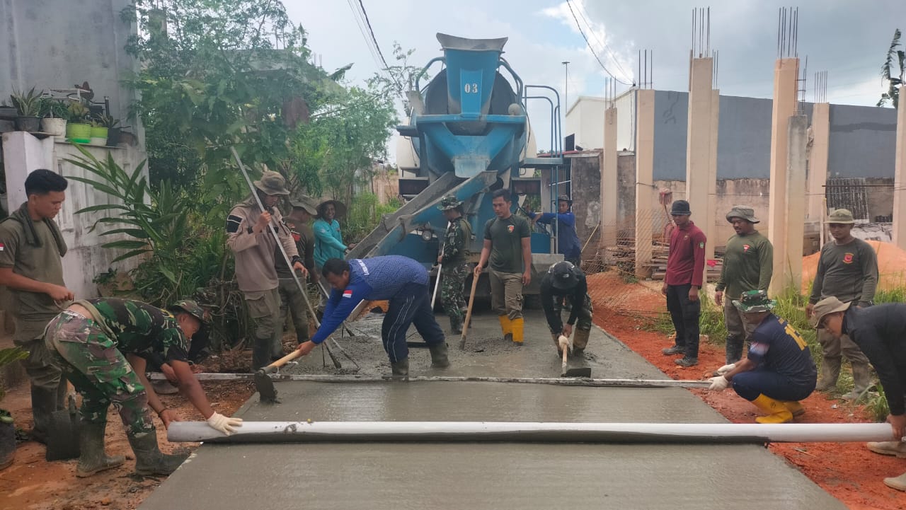 Pengerjaan Fisik di Kavling Saraya Sambau, Personel TMMD ke-116 semakin intens