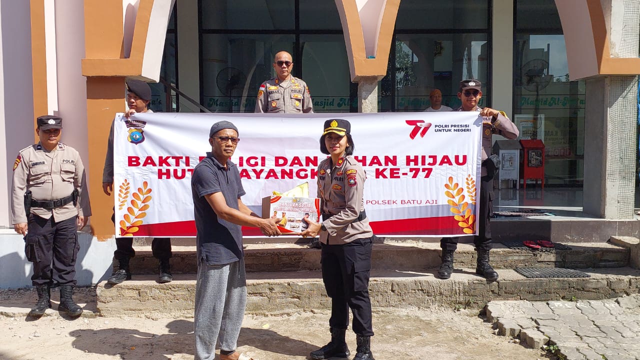 Jelang HUT Bhayangkara Ke-77, Polsek Batu Aji Laksanakan Baksos dan Bansos