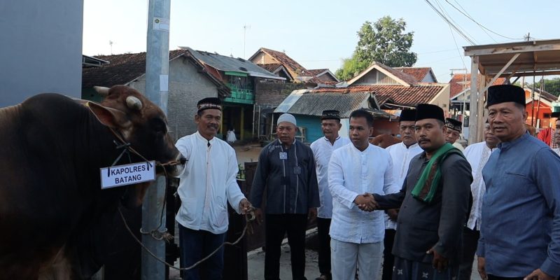Polres Batang Gelar Salat Idul adha dan Serahkan Hewan Kurban