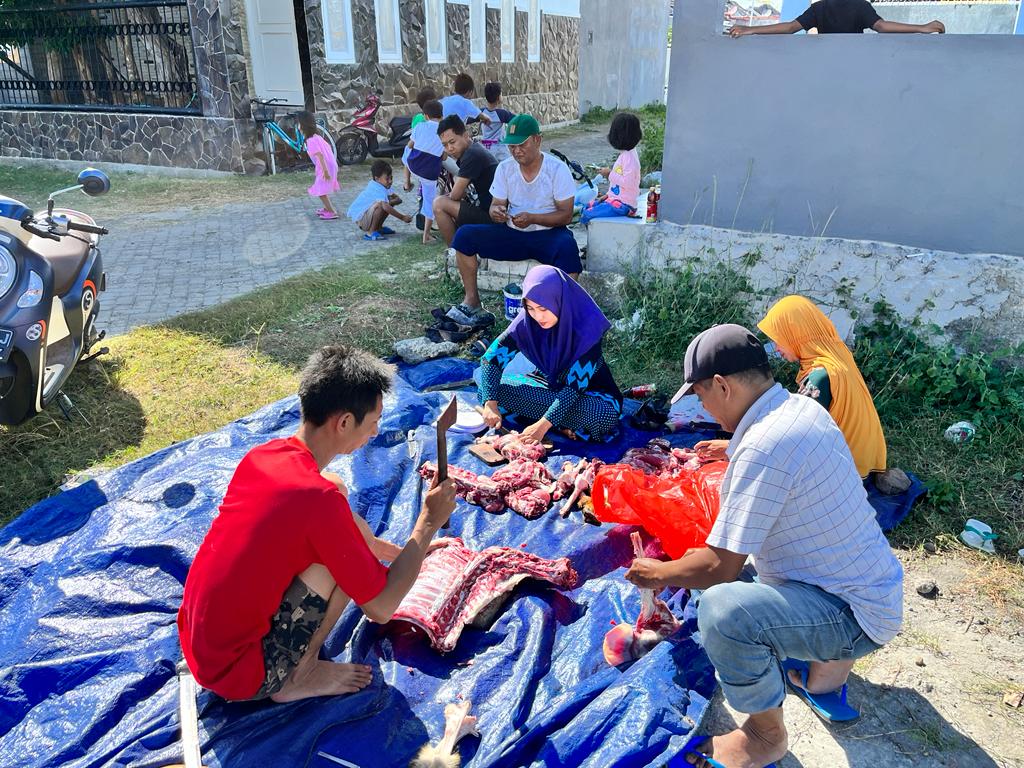 Warga Tanjung Green Regency Desa Sukorejo Kecamatan Loceret Rayakan Idul Adha