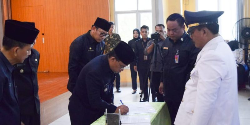 Bupati H. Devi Suhartoni (HDS) Lantik 27 Pejabat Pimpinan Tinggi (PPT) di Lingkungan Pemkab Muratara