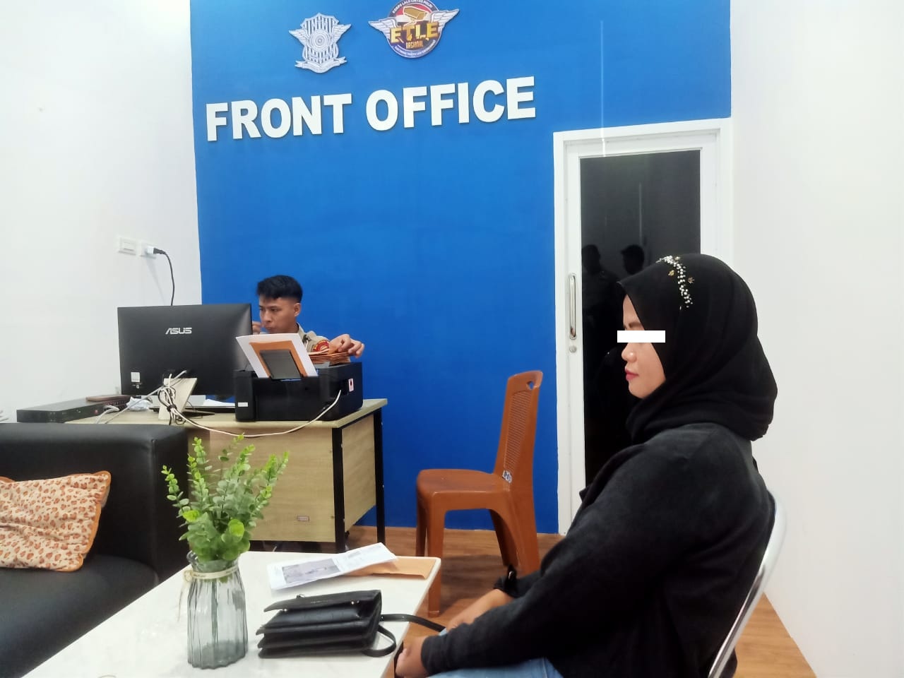 Satuan Satlantas Polres Mura Mengirimkan Surat Pelangar ETLE Ke Rumah Warga