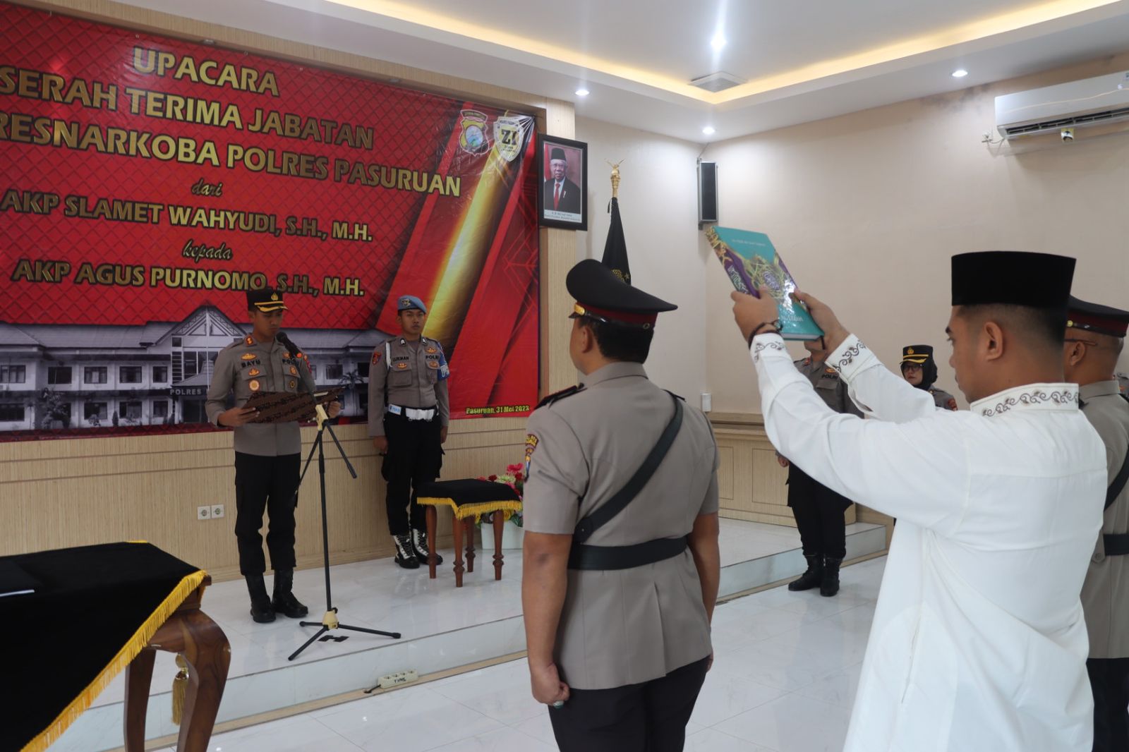 Kapolres Pasuruan Pimpin Sertijab Kasat Resnarkoba