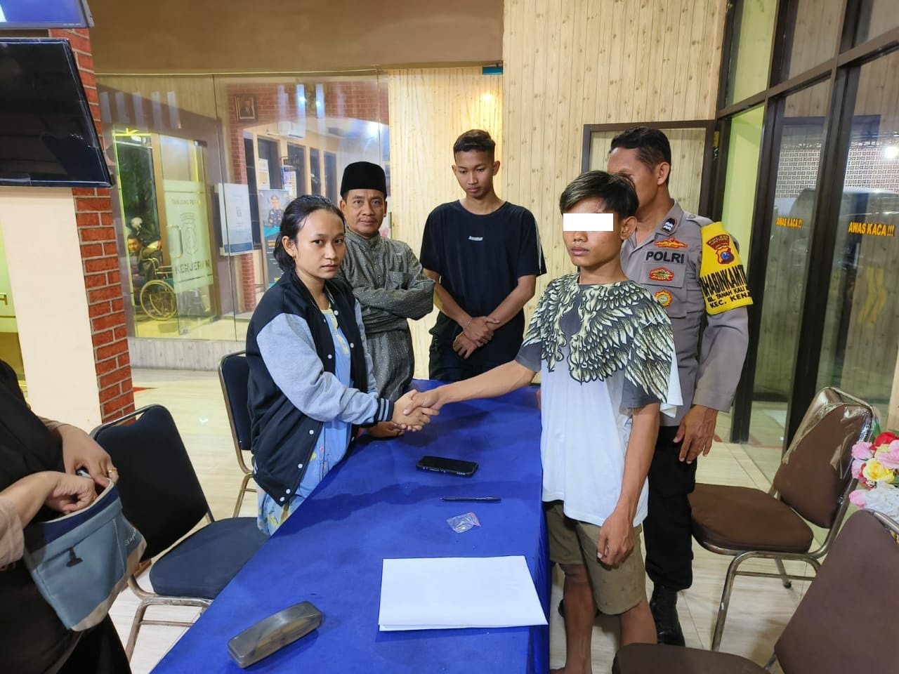 Polisi RW Mediasi Pencurian Handphone Modus Asmara di Kenjeran