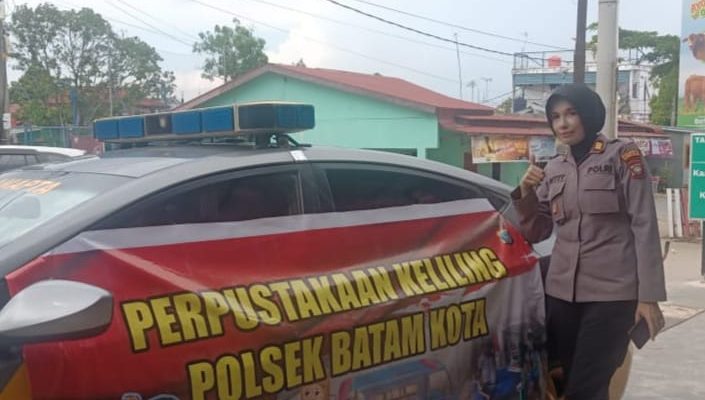 Isi Libur Bersama, Polsek Batam Kota Gelar Pustaka Keliling Untuk Anak-anak di Perkampungan