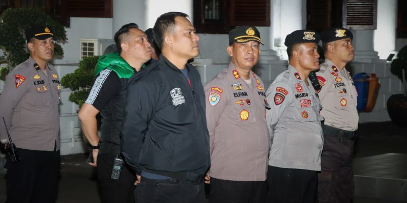 Antisipasi Kejahatan Malam Di Akhir Pekan, Kapolrestabes Surabaya Kerahkan Patroli Gabungan Tiga Pilar