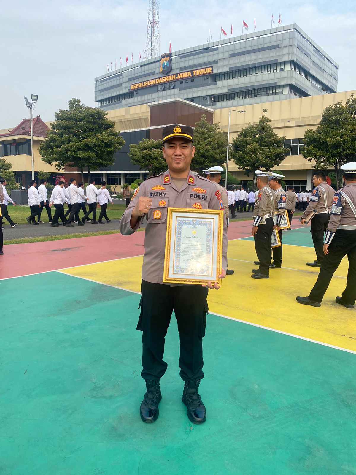 Inovasi Ngaspol Kapolsek Banyuates Polres Sampang Dapatkan Penghargaan Dari Kapolda Jawa Timur