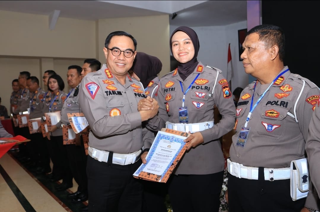 Satlantas Polres Lumajang Raih Penghargaan Dari Dirlantas Polda Jatim