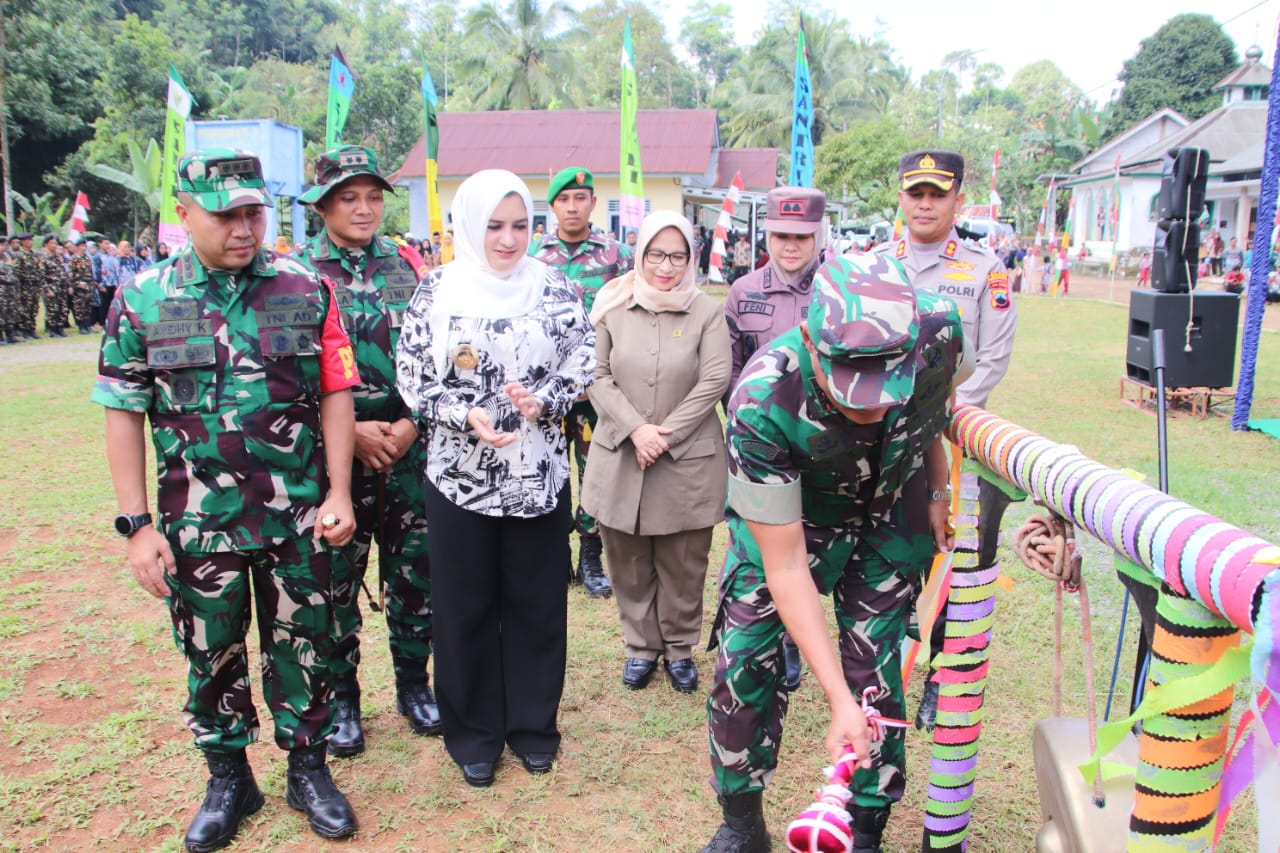Kapolres Pekalongan Bersama Forkopimda Hadiri Penutupan TMMD Reguler Ke -116 Kodim 0710/Pekalongan di Desa Wangkelang Pekalongan