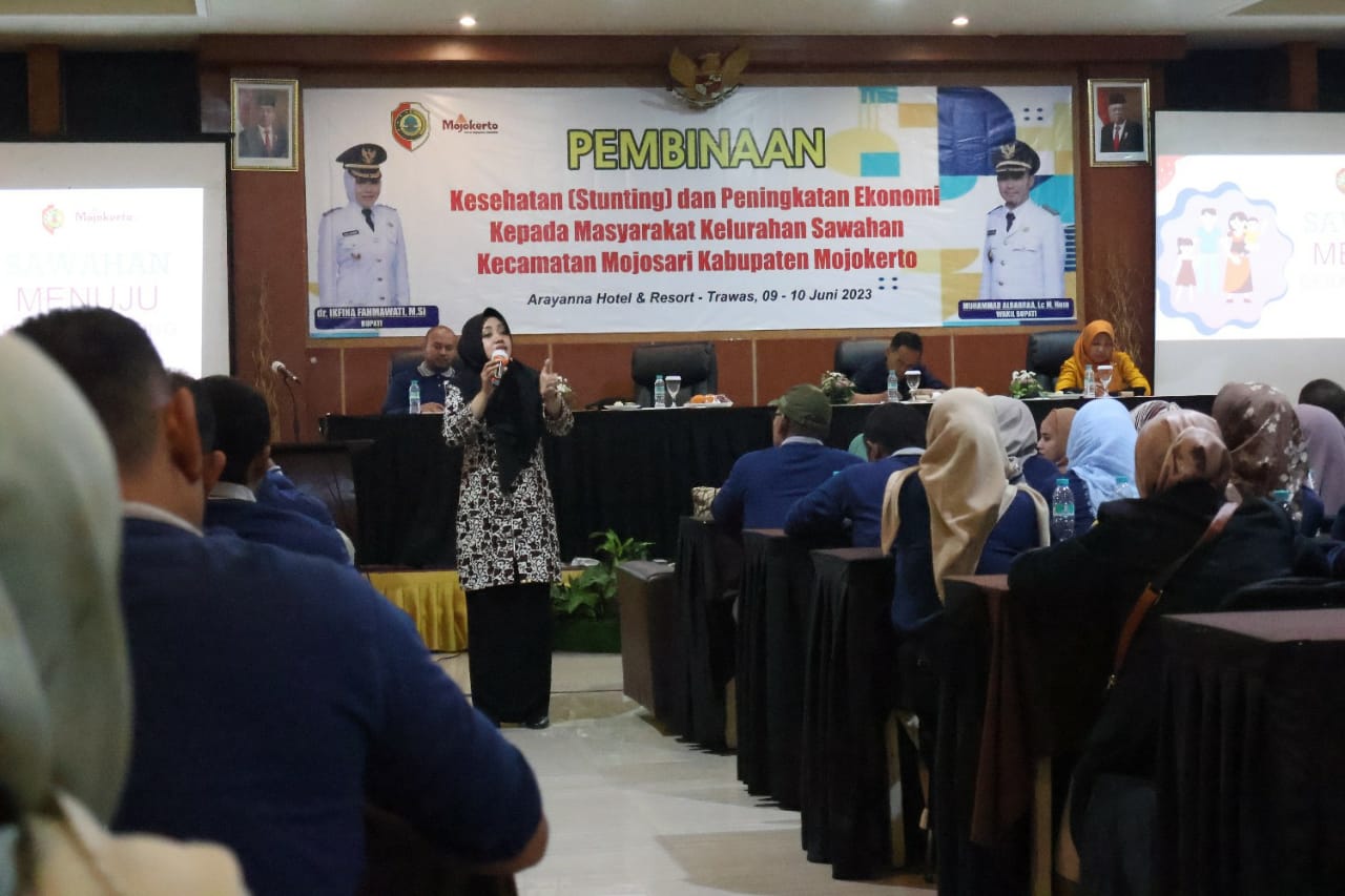 Sosialisasi Kesehatan, Bupati Ikfina Dorong Kelurahan Sawahan Bebas Stunting