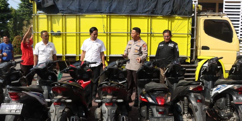 Polres Probolinggo Kota Berhasil Amankan Dua Pria Bawa Truk Angkut 14 Unit Motor Bodong
