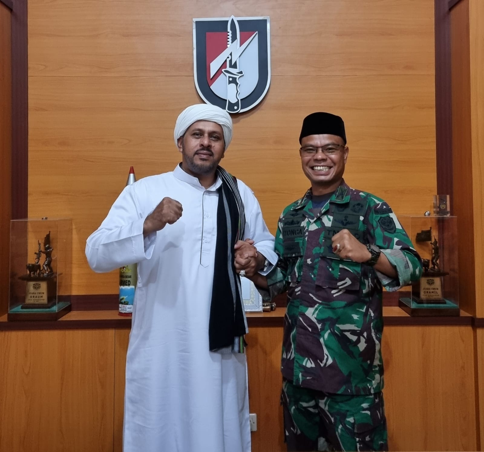 Gema Sholawat Prajurit Yonif Raider 300/BJW Bersama Al Habib Syech Bin Muhammad Assegaf