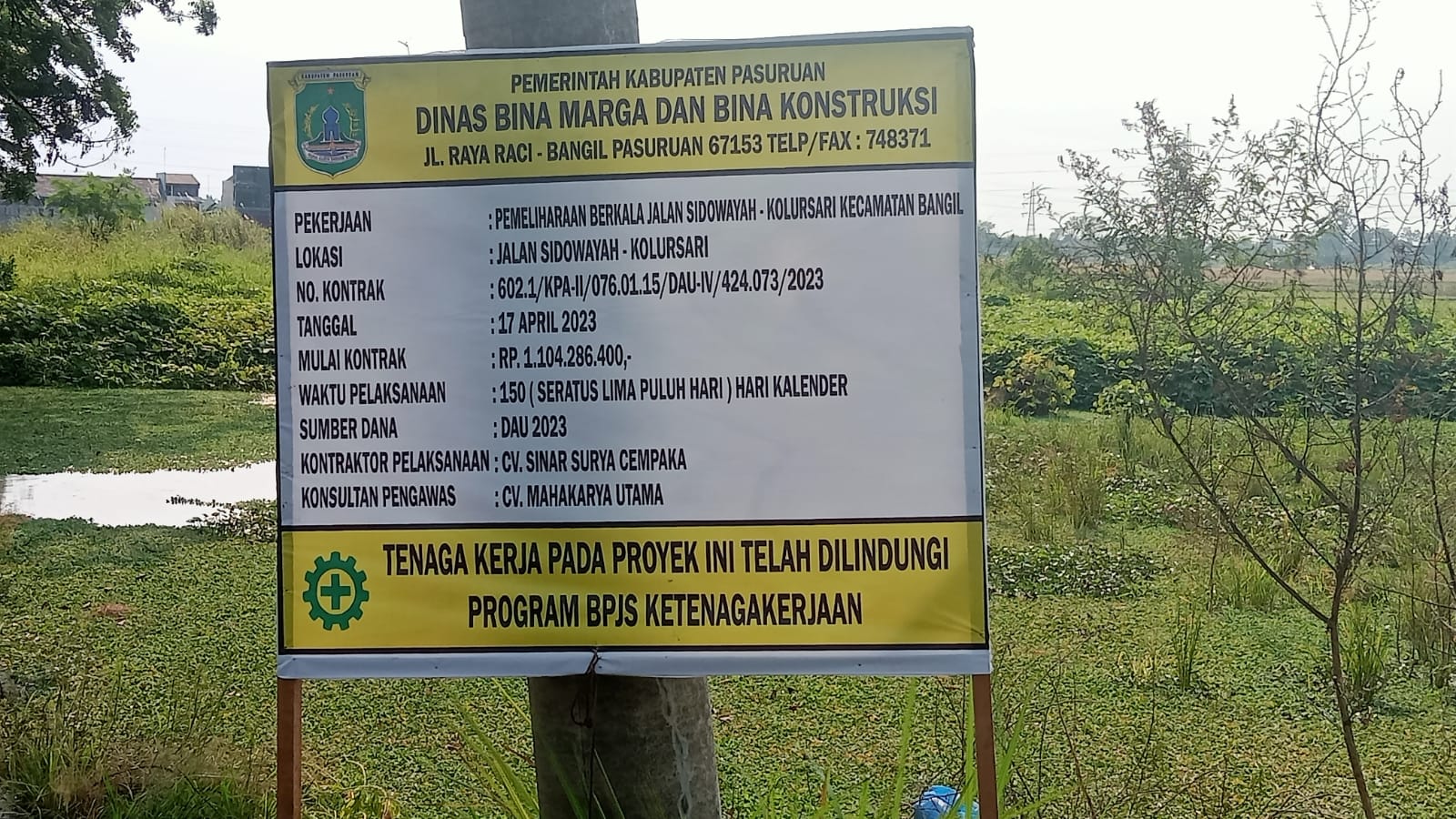 Dinas PU Bina Marga Kabupaten Pasuruan Perbaiki Jalan Penghubung Sidowayah – Kolursari Bangil . Redaksi -3 June 2023