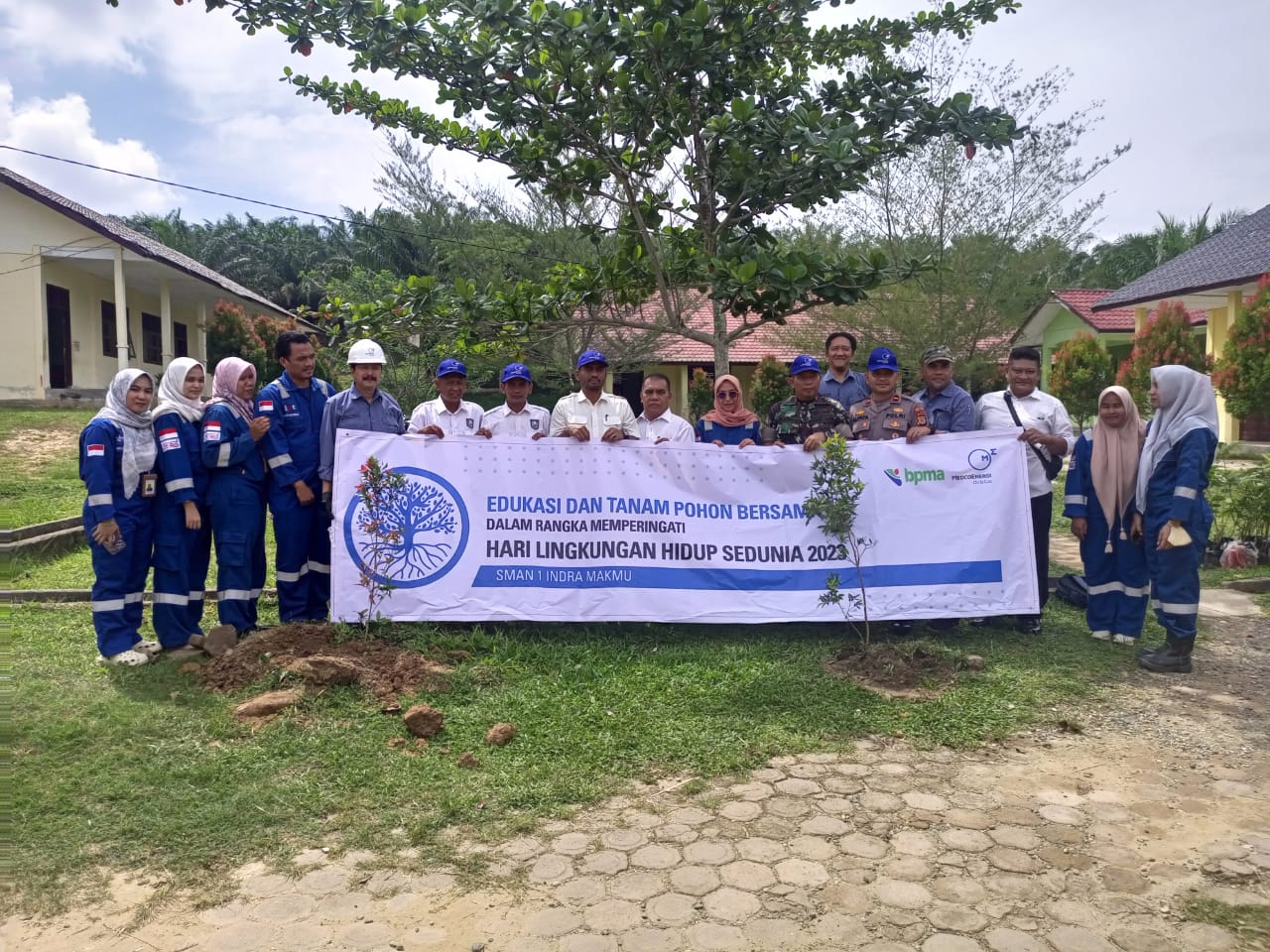 Medco E&P Gelar Penanaman Pohon Unggulan dan Diskusi di SMAN 1 Indra Makmur