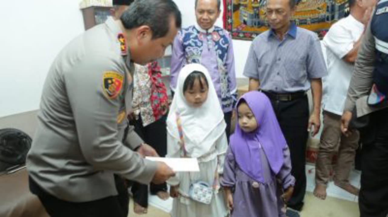 Jum’at Curhat dan Berkah Langkah Efektif Kapolda Jatim Dekat dengan Masyarakat