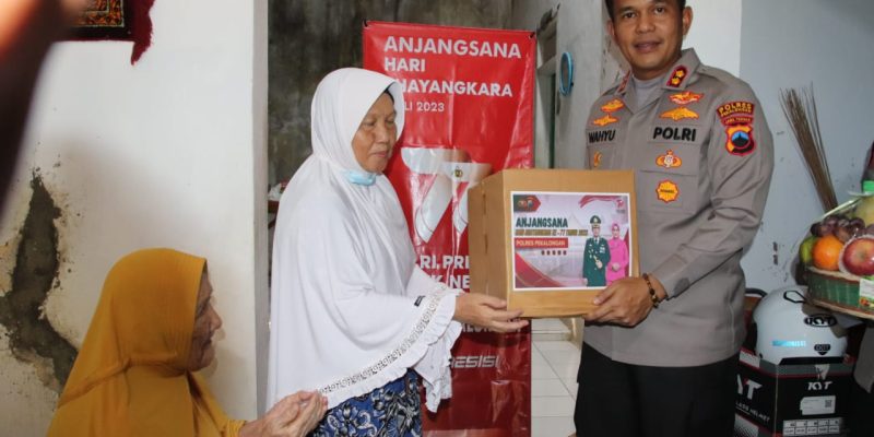 Sambut Hari Bhayangkara Ke 77, Kapolres Pekalongan Laksanakan Anjangsana Ke Rumah Purnawirawan Polri dan Warakawuri