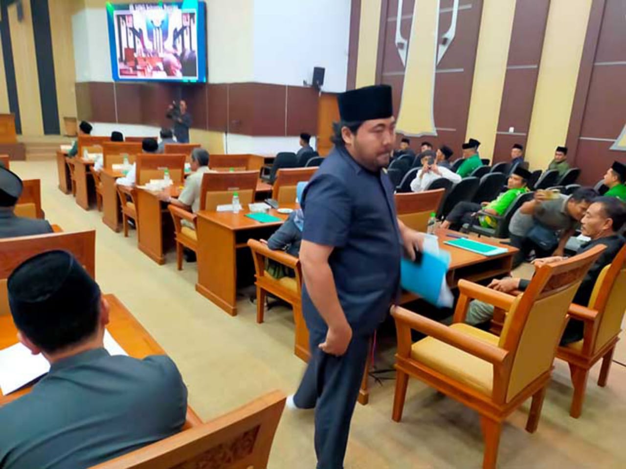 Perda RTRW Kab Pasuruan Disahkan Dalam sidang Paripurna DPRD, Nasdem Walkout
