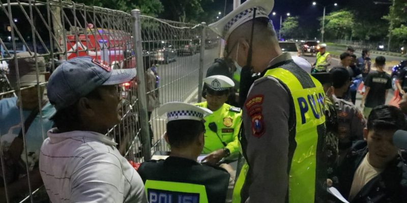 Polres Pelabuhan Tanjungperak Cegah Curanmor Optimalkan Pemeriksaan Ranmor di Perbatasan Kota