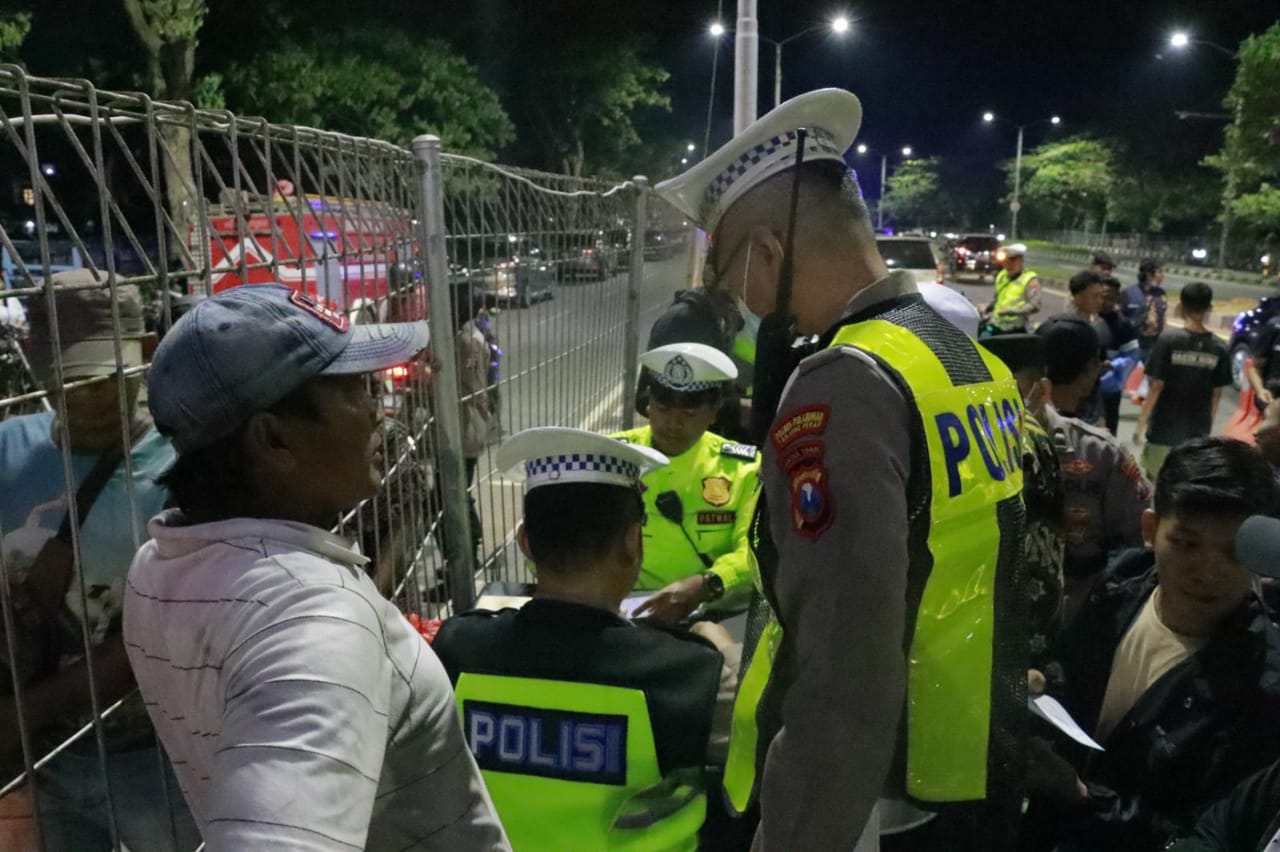 Polres Pelabuhan Tanjungperak Cegah Curanmor Optimalkan Pemeriksaan Ranmor di Perbatasan Kota