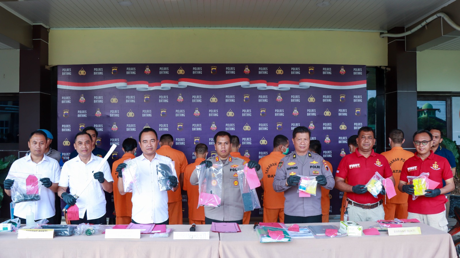 Polisi Bekuk Empat Pengedar Obat Farmasi Tanpa izin Edar