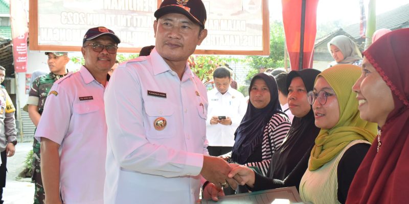 Pelaksanaan Pembukaan Karya Bakti Kodim 0812 Lamongan di Desa Kakatpenjalin