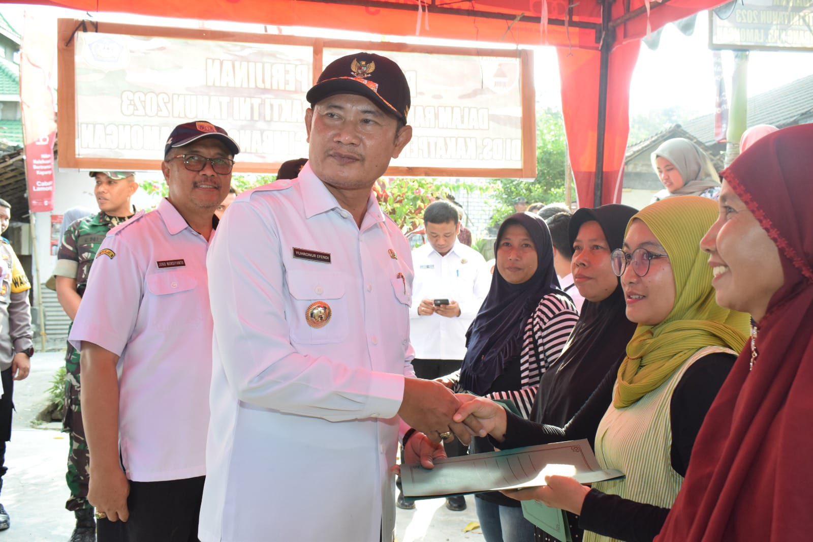 Pelaksanaan Pembukaan Karya Bakti Kodim 0812 Lamongan di Desa Kakatpenjalin