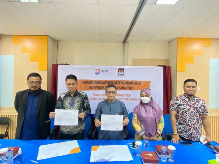 Ketua Yayasan Perguruan Tinggi Ilmu Hukum, Iblam Dr.Gunawan Membuka Acara Seminar dan Peresmian Ctec Studis