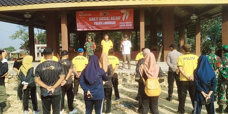 Menjelang HUT Bhayangkara Ke-77, Babinsa Koramil 0812/06 Gelar Bakti Sosial Religi Polres Lamongan