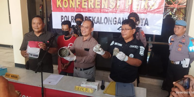 Pria Bertato Beli Ganja Lewat Ekspedisi Di Bekuk Polisi
