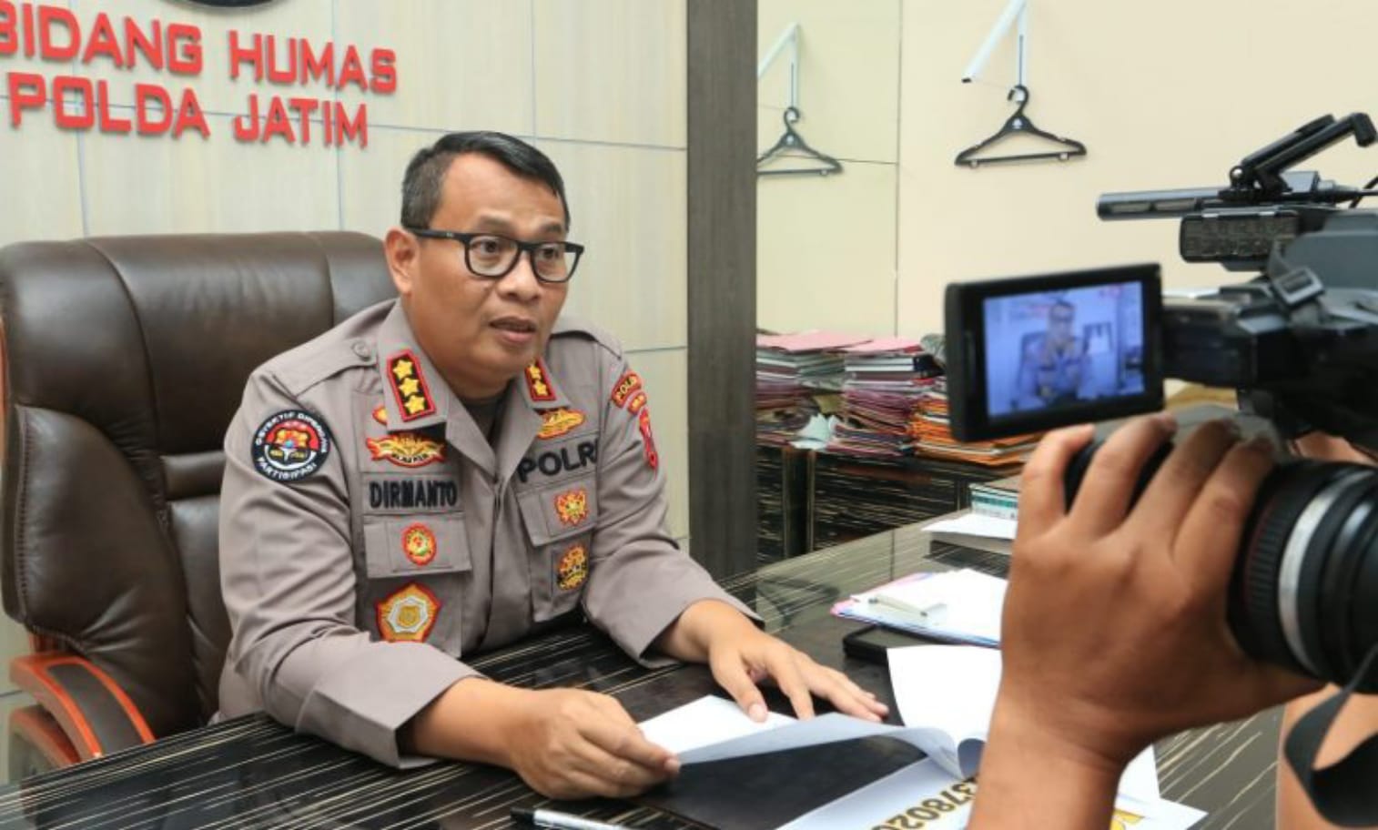 Gerbong Mutasi Perwira Menengah Polda Jatim Bergulir Menempati Jabatan Baru.