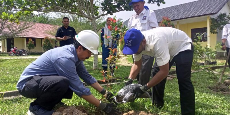 Medco E&P Gelar Penanaman Pohon Unggulan dan Diskusi di SMAN 1 Indra Makmu