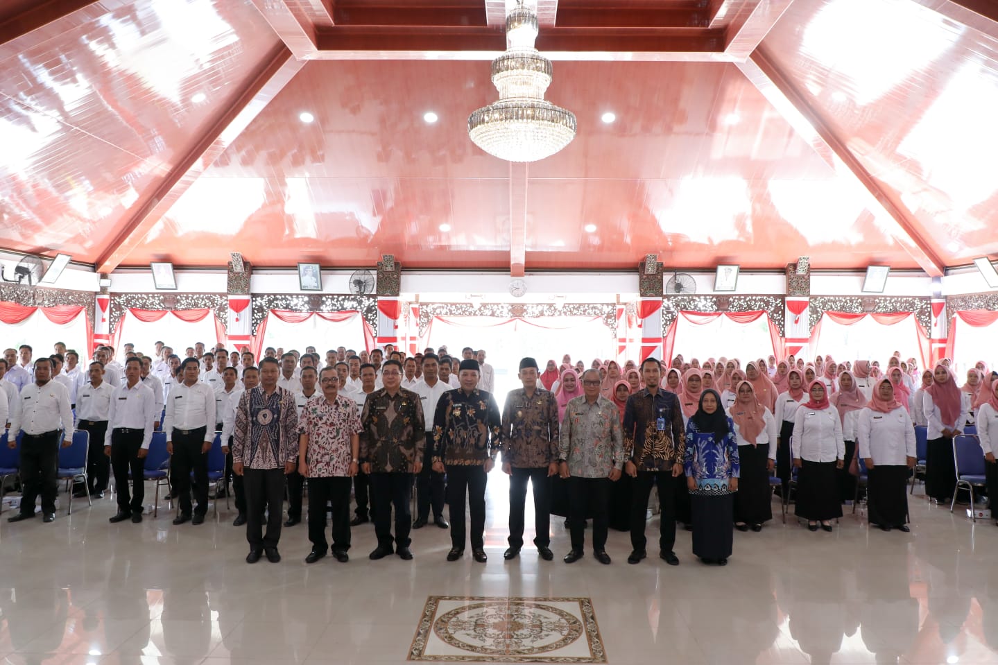186 P3K Tenaga Guru Honorer Tahun 2022 Terima SK Dari Bupati Sampang