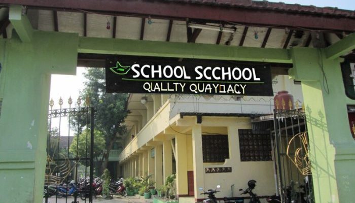 Miris, Diduga Siswa Siswi SMA Di Lamongan Tidak Di Beri Rapot Karena Pembayaran Belum Terselesaikan Di Sekolah