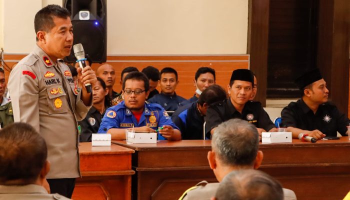 Curhat Jum’at Diadakan Dengan Pengurus PSHT Parluh 2016 Di Ruang Graha Bhakti Bhayangkara Polres Jombang