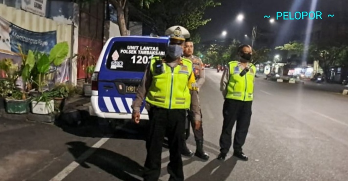 Patroli Blue Light Dini Hari Di Jalan Kenjeran Surabaya