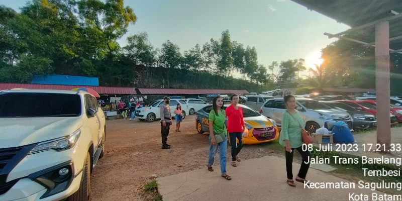 Kembali, Polsek Sagulung Melaksanakan Kegiatan Patroli Jalan Kaki di Wilkum Sagulung