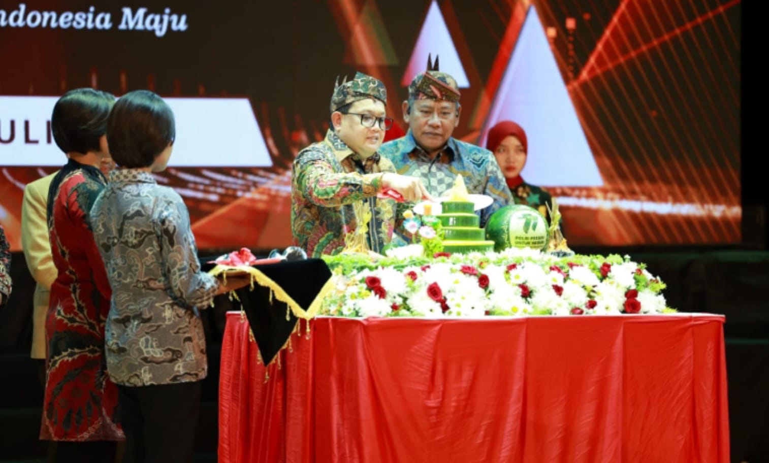 Polda Jatim Sampaikan Pesan Kamtibmas Pemilu Damai dan Bersih dari Narkoba Melalui Ludruk