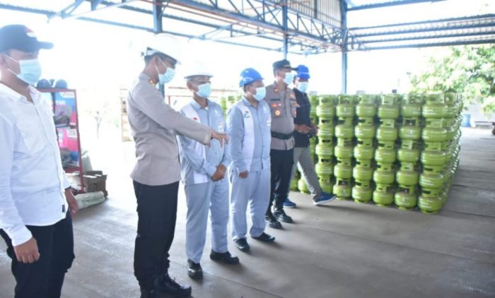 Polres Situbondo Terjunkan Polisi RW Respon Kelangkaan Gas Melon Bersubsidi.