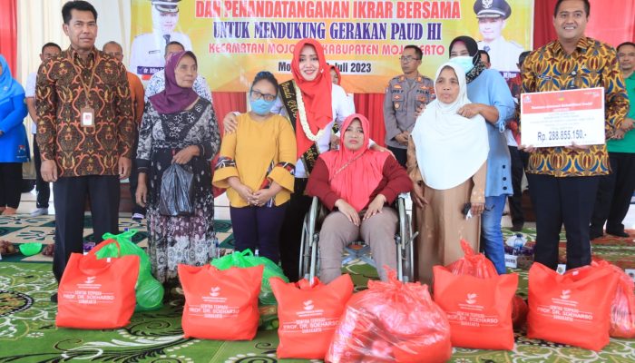 Bupati Mojokerto Serahkan Bantuan Asistensi Rehabilitasi Sosial Kepada Warga Penyandang Disabilitas