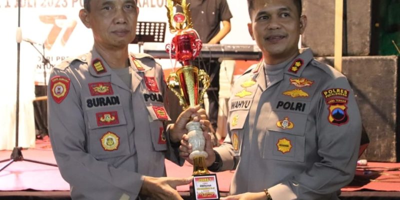 Dalam Rangka HUT Bhayangkara Ke-77, Polsek Sragi Juara Satu Lomba Kebersihan
