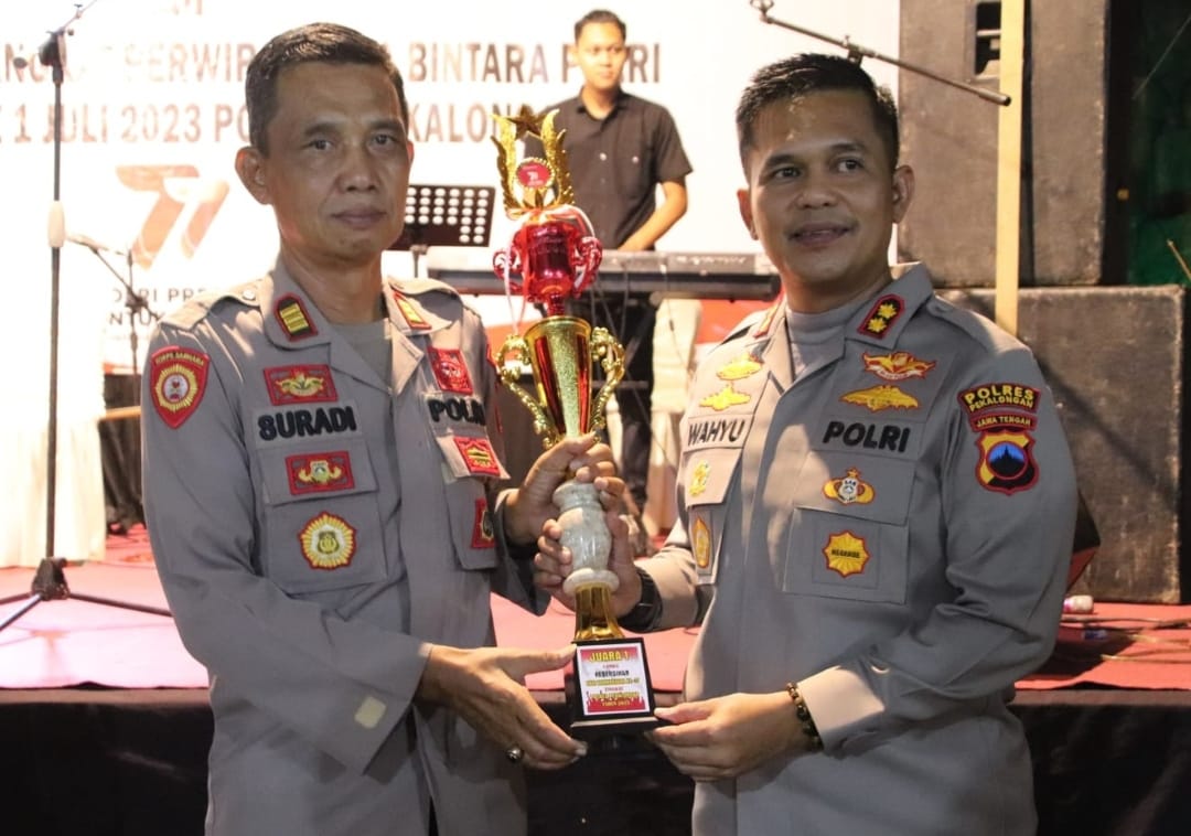 Dalam Rangka HUT Bhayangkara Ke-77, Polsek Sragi Juara Satu Lomba Kebersihan