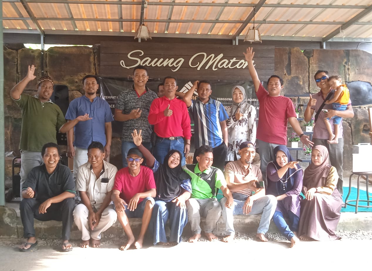 Reuni Alumni SMK N 1 Rembang Tahun 2000/2001Jurusan Perabot Di Saung Matoh Desa Kemendung Kecamatan Rembang